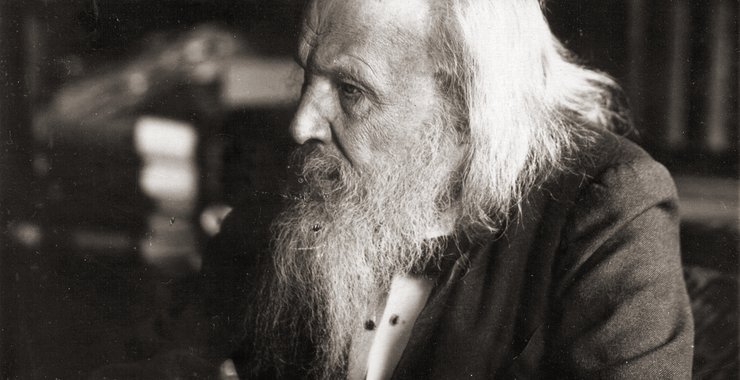 Дмитрий Менделеев — могила на Литераторских мостках, Санкт-Петербург