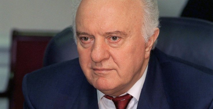Шеварднадзе Эдуард Амвросиевич: биография, место захоронения